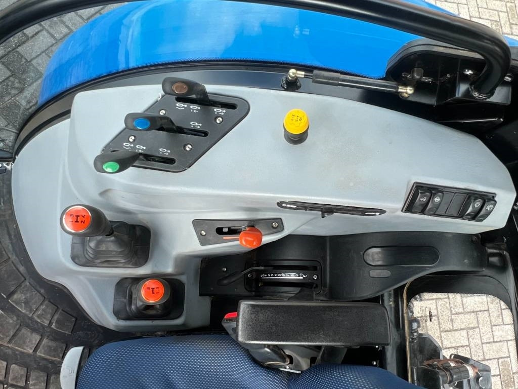 Traktori New Holland T5.100S, Power Shuttle, Airco, 2024!!: kuva Traktori New Holland T5.100S, Power Shuttle, Airco, 2024!!