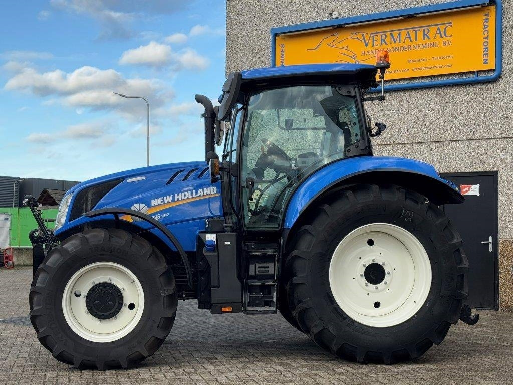 New Holland T6.180 Dynamic Command, frontlinkage, Stage V, GPS - Traktori: kuva New Holland T6.180 Dynamic Command, frontlinkage, Stage V, GPS - Traktori New Holland T6.180 Dynamic Command, frontlinkage, Stage V, GPS - Traktori: kuva New Holland T6.180 Dynamic Command, frontlinkage, Stage V, GPS - Traktori