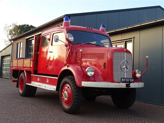 Mercedes-Benz LP 1117 4x4 TURBO Motor Brandweerauto VW motor met Waterpomp in openlaadbak - Paloauto: kuva Mercedes-Benz LP 1117 4x4 TURBO Motor Brandweerauto VW motor met Waterpomp in openlaadbak - Paloauto Mercedes-Benz LP 1117 4x4 TURBO Motor Brandweerauto VW motor met Waterpomp in openlaadbak - Paloauto: kuva Mercedes-Benz LP 1117 4x4 TURBO Motor Brandweerauto VW motor met Waterpomp in openlaadbak - Paloauto