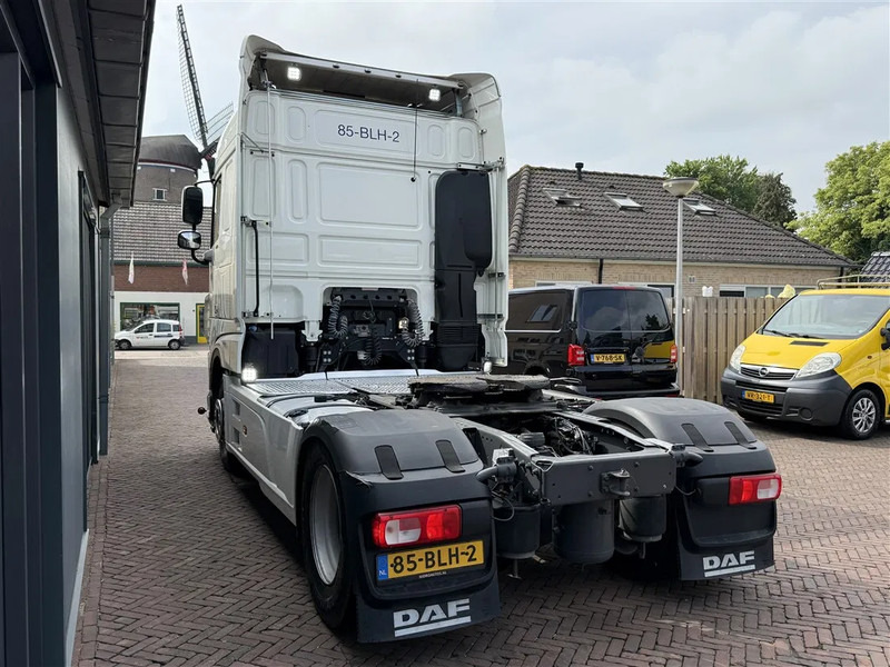 DAF XF 450 Showtruck 1st Owner Only 495.000KM! 2x Bed - Vetopöytäauto: kuva DAF XF 450 Showtruck 1st Owner Only 495.000KM! 2x Bed - Vetopöytäauto DAF XF 450 Showtruck 1st Owner Only 495.000KM! 2x Bed - Vetopöytäauto: kuva DAF XF 450 Showtruck 1st Owner Only 495.000KM! 2x Bed - Vetopöytäauto