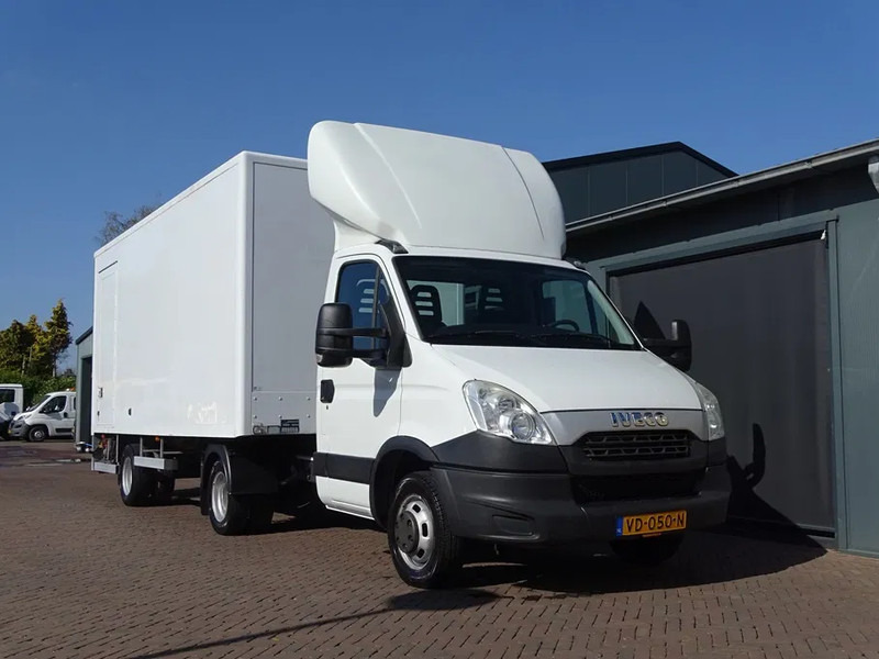 Iveco Daily 35C17 Podium oplegger 3800 KG LAADVERMOGEN LAADKLEP 1500 KG - Vetopöytäauto: kuva Iveco Daily 35C17 Podium oplegger 3800 KG LAADVERMOGEN LAADKLEP 1500 KG - Vetopöytäauto Iveco Daily 35C17 Podium oplegger 3800 KG LAADVERMOGEN LAADKLEP 1500 KG - Vetopöytäauto: kuva Iveco Daily 35C17 Podium oplegger 3800 KG LAADVERMOGEN LAADKLEP 1500 KG - Vetopöytäauto