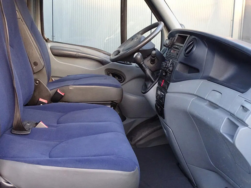 Iveco Daily 35C18 BE TREKKER 3 ZITS EURO 5 12 TON - Vetopöytäauto: kuva Iveco Daily 35C18 BE TREKKER 3 ZITS EURO 5 12 TON - Vetopöytäauto Iveco Daily 35C18 BE TREKKER 3 ZITS EURO 5 12 TON - Vetopöytäauto: kuva Iveco Daily 35C18 BE TREKKER 3 ZITS EURO 5 12 TON - Vetopöytäauto