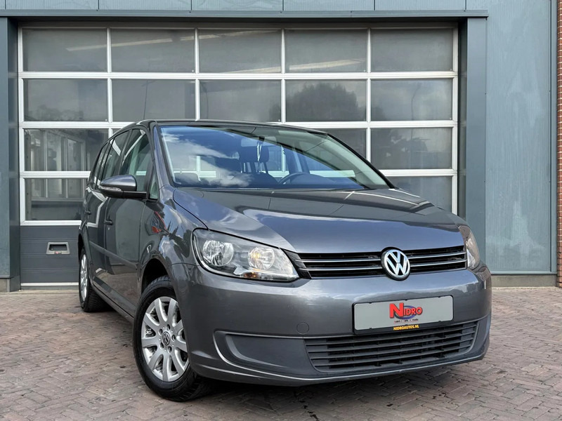 Volkswagen Touran 1.2 TSI 105pk 7 Pers LMV export - Henkilöauto: kuva Volkswagen Touran 1.2 TSI 105pk 7 Pers LMV export - Henkilöauto Volkswagen Touran 1.2 TSI 105pk 7 Pers LMV export - Henkilöauto: kuva Volkswagen Touran 1.2 TSI 105pk 7 Pers LMV export - Henkilöauto