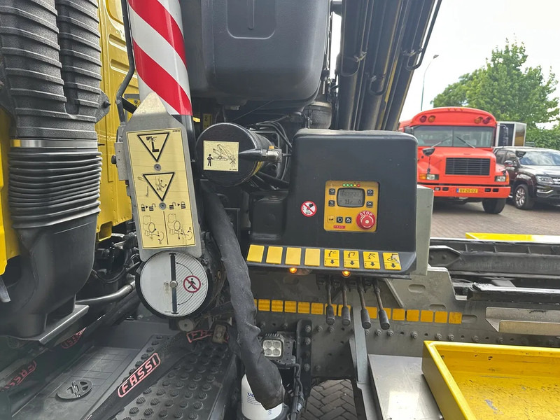 Hinausauto Volvo FM 330 TOWTRUCK FASSI CRANE WHEELLIFT: kuva Hinausauto Volvo FM 330 TOWTRUCK FASSI CRANE WHEELLIFT