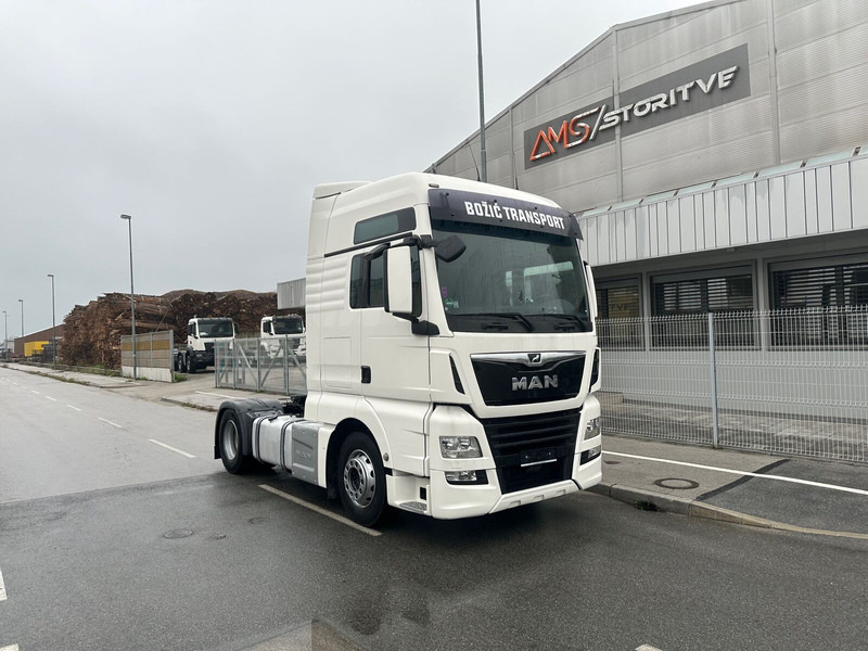 MAN TGX 18.500 - Vetopöytäauto: kuva MAN TGX 18.500 - Vetopöytäauto MAN TGX 18.500 - Vetopöytäauto: kuva MAN TGX 18.500 - Vetopöytäauto