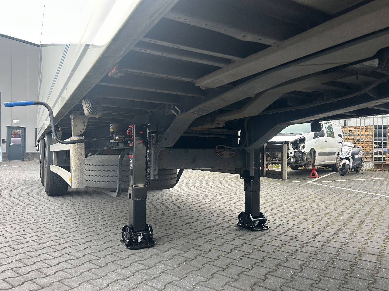 Diversen HTF citytrailer - Umpikori puoliperävaunu: kuva Diversen HTF citytrailer - Umpikori puoliperävaunu Diversen HTF citytrailer - Umpikori puoliperävaunu: kuva Diversen HTF citytrailer - Umpikori puoliperävaunu