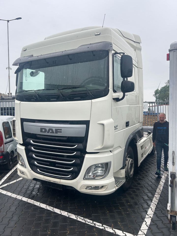 DAF XF 106.440 XF106-440 Space Cab, Full spoilers - Vetopöytäauto: kuva DAF XF 106.440 XF106-440 Space Cab, Full spoilers - Vetopöytäauto DAF XF 106.440 XF106-440 Space Cab, Full spoilers - Vetopöytäauto: kuva DAF XF 106.440 XF106-440 Space Cab, Full spoilers - Vetopöytäauto