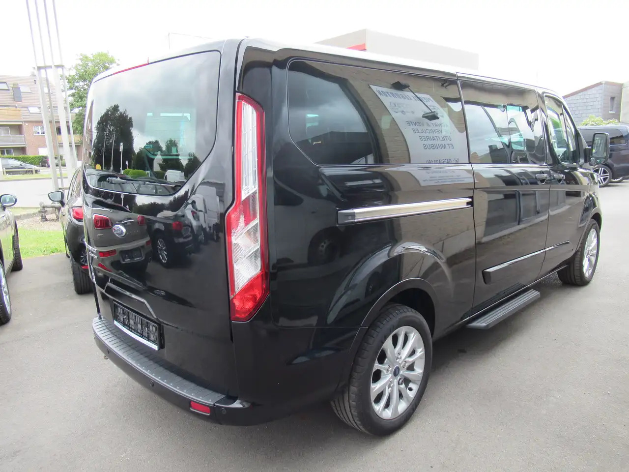 Ford Tourneo Custom 2.0 TDCi L2H1 - Pikkubussi: kuva Ford Tourneo Custom 2.0 TDCi L2H1 - Pikkubussi Ford Tourneo Custom 2.0 TDCi L2H1 - Pikkubussi: kuva Ford Tourneo Custom 2.0 TDCi L2H1 - Pikkubussi
