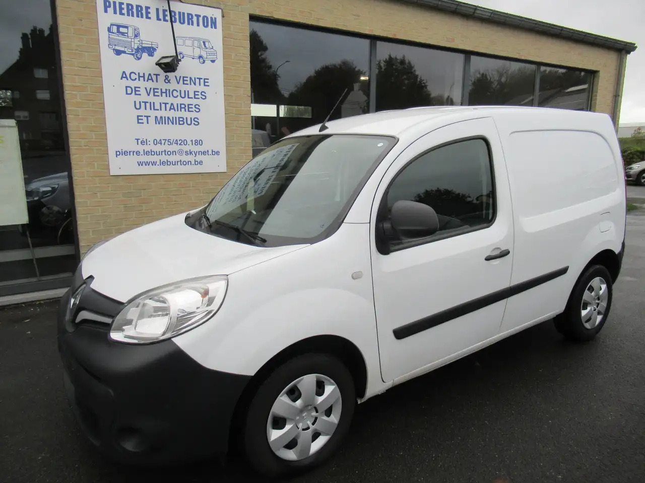 Renault Kangoo 15 DCI GRAND CONFORT CLIM 8250€+TVA/BTW - Pieni pakettiauto: kuva Renault Kangoo 15 DCI GRAND CONFORT CLIM 8250€+TVA/BTW - Pieni pakettiauto Renault Kangoo 15 DCI GRAND CONFORT CLIM 8250€+TVA/BTW - Pieni pakettiauto: kuva Renault Kangoo 15 DCI GRAND CONFORT CLIM 8250€+TVA/BTW - Pieni pakettiauto