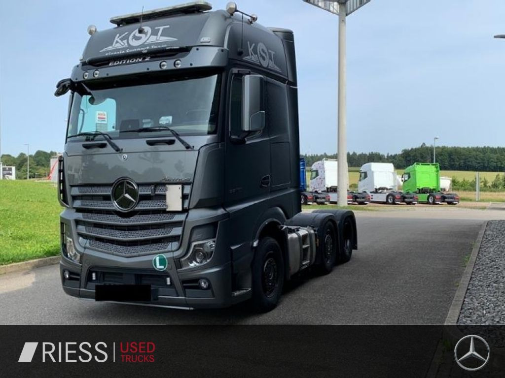 Mercedes-Benz Actros Edition 2 BiXenon KlimaA Navi Massage - Vetopöytäauto: kuva Mercedes-Benz Actros Edition 2 BiXenon KlimaA Navi Massage - Vetopöytäauto Mercedes-Benz Actros Edition 2 BiXenon KlimaA Navi Massage - Vetopöytäauto: kuva Mercedes-Benz Actros Edition 2 BiXenon KlimaA Navi Massage - Vetopöytäauto
