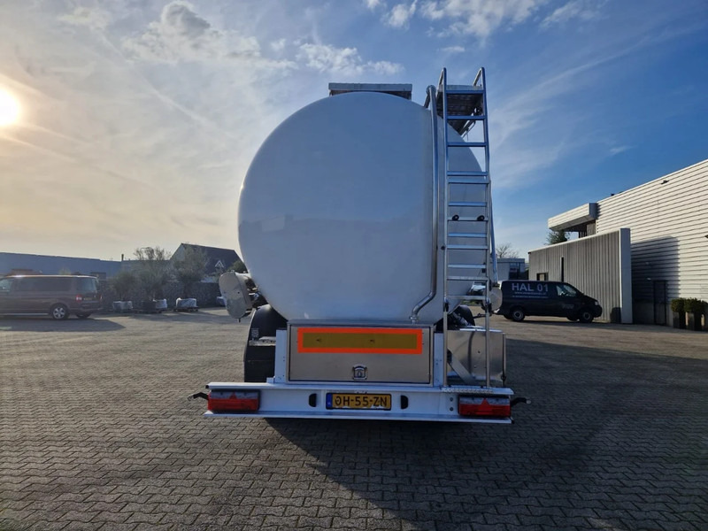 Feldbinder 38000 liter 3 kamer tankoplegger met CIP Leiding - Säiliöpuoliperävaunu: kuva Feldbinder 38000 liter 3 kamer tankoplegger met CIP Leiding - Säiliöpuoliperävaunu Feldbinder 38000 liter 3 kamer tankoplegger met CIP Leiding - Säiliöpuoliperävaunu: kuva Feldbinder 38000 liter 3 kamer tankoplegger met CIP Leiding - Säiliöpuoliperävaunu