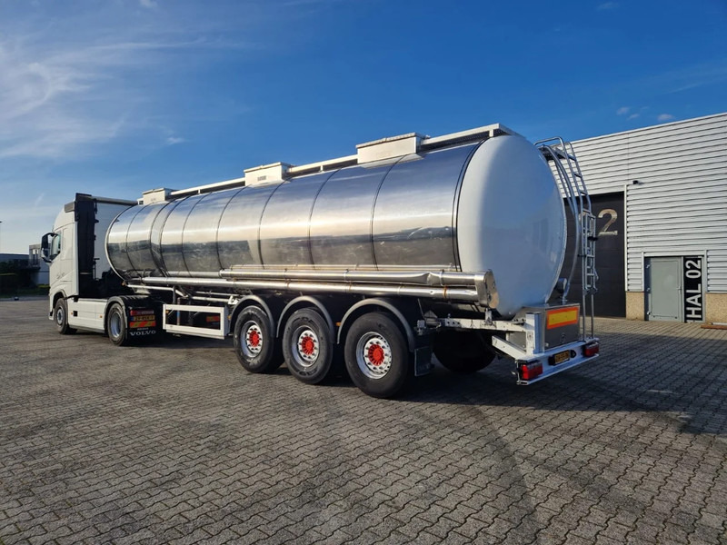 Feldbinder 38000 liter 3 kamer tankoplegger met CIP Leiding - Säiliöpuoliperävaunu: kuva Feldbinder 38000 liter 3 kamer tankoplegger met CIP Leiding - Säiliöpuoliperävaunu Feldbinder 38000 liter 3 kamer tankoplegger met CIP Leiding - Säiliöpuoliperävaunu: kuva Feldbinder 38000 liter 3 kamer tankoplegger met CIP Leiding - Säiliöpuoliperävaunu