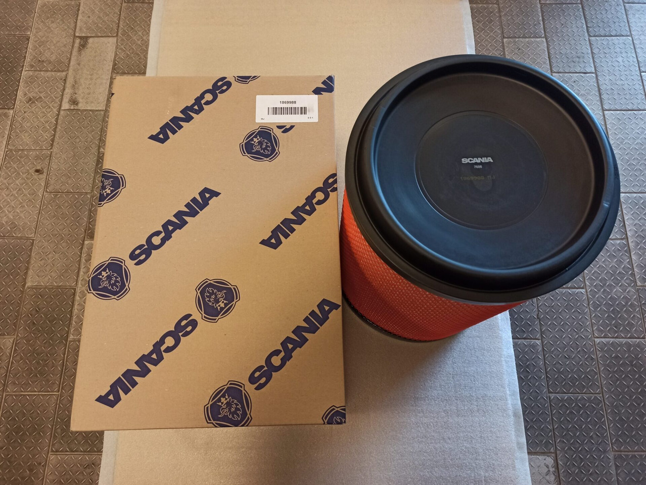 SCANIA AIR FILTER - 1869988 - Ilmansuodatin - Kuorma-auto: kuva SCANIA AIR FILTER - 1869988 - Ilmansuodatin - Kuorma-auto SCANIA AIR FILTER - 1869988 - Ilmansuodatin - Kuorma-auto: kuva SCANIA AIR FILTER - 1869988 - Ilmansuodatin - Kuorma-auto