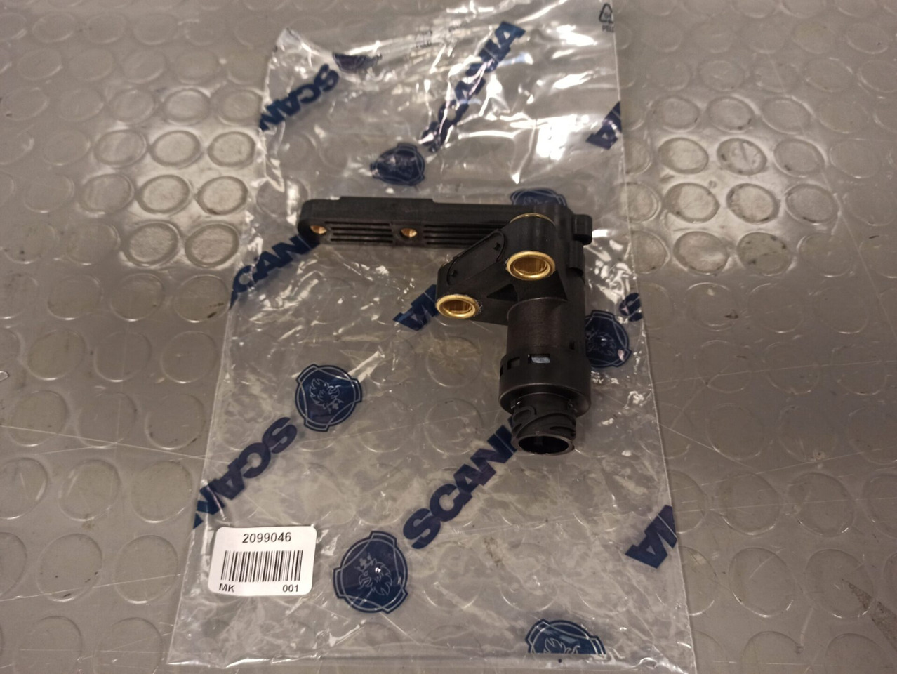 SCANIA LEVEL SENSOR - 2099046 - Akseli ja osat - Kuorma-auto: kuva SCANIA LEVEL SENSOR - 2099046 - Akseli ja osat - Kuorma-auto SCANIA LEVEL SENSOR - 2099046 - Akseli ja osat - Kuorma-auto: kuva SCANIA LEVEL SENSOR - 2099046 - Akseli ja osat - Kuorma-auto
