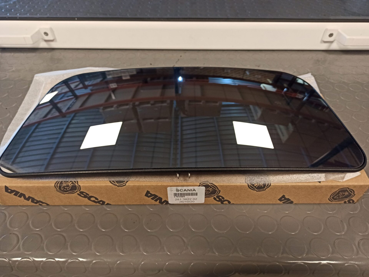 SCANIA MIRROR GLASS - 1765985 - Ohjaamo ja sisustus - Kuorma-auto: kuva SCANIA MIRROR GLASS - 1765985 - Ohjaamo ja sisustus - Kuorma-auto SCANIA MIRROR GLASS - 1765985 - Ohjaamo ja sisustus - Kuorma-auto: kuva SCANIA MIRROR GLASS - 1765985 - Ohjaamo ja sisustus - Kuorma-auto