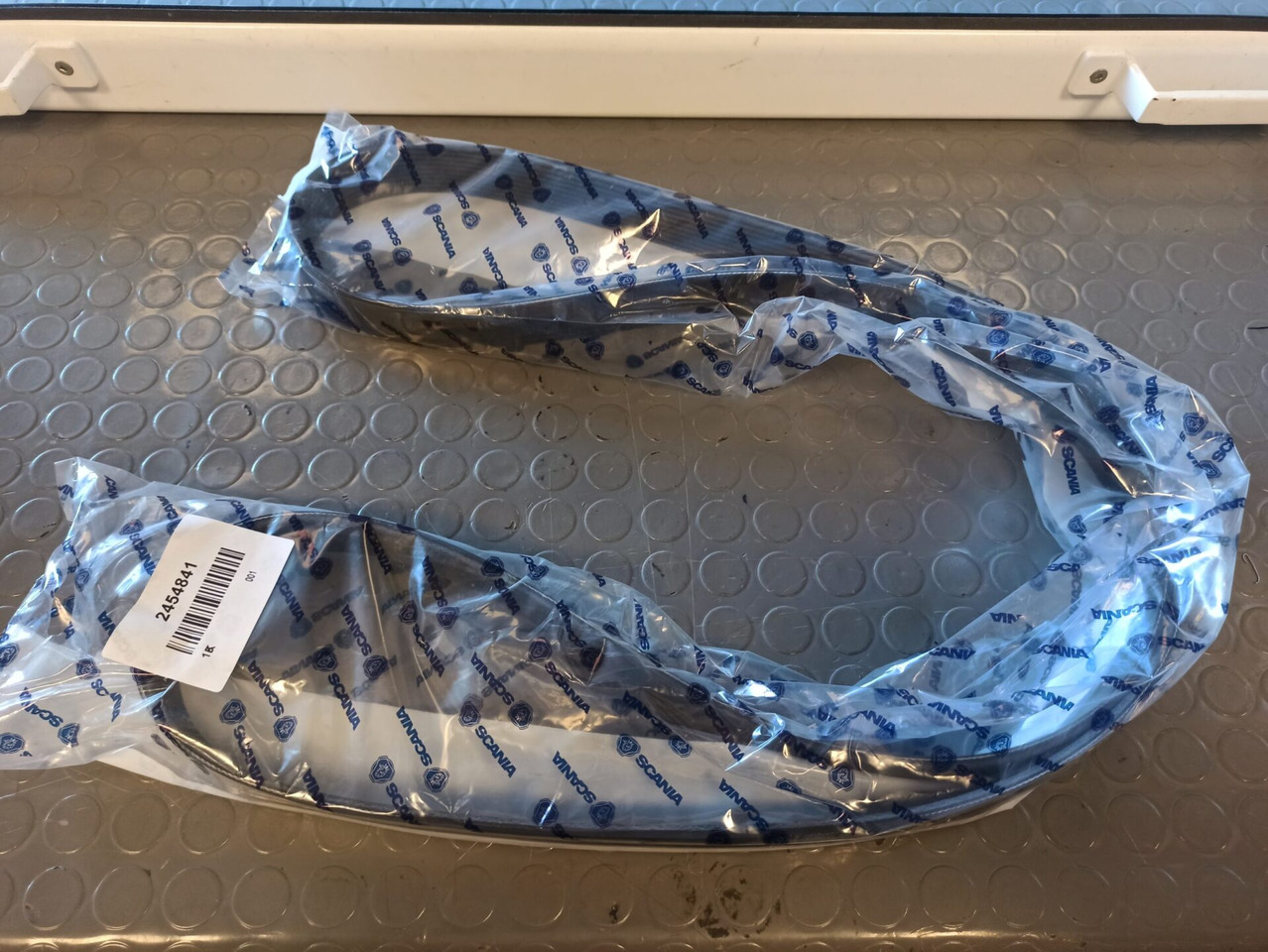 SCANIA POLY-V-BELT 2454841 - Hihna - Kuorma-auto: kuva SCANIA POLY-V-BELT 2454841 - Hihna - Kuorma-auto SCANIA POLY-V-BELT 2454841 - Hihna - Kuorma-auto: kuva SCANIA POLY-V-BELT 2454841 - Hihna - Kuorma-auto