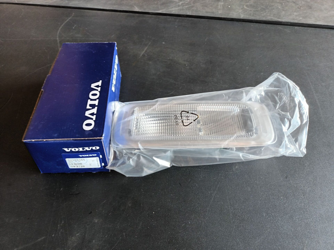 VOLVO INTERIOR LIGHT - 82368365 - Ohjaamo ja sisustus - Kuorma-auto: kuva VOLVO INTERIOR LIGHT - 82368365 - Ohjaamo ja sisustus - Kuorma-auto VOLVO INTERIOR LIGHT - 82368365 - Ohjaamo ja sisustus - Kuorma-auto: kuva VOLVO INTERIOR LIGHT - 82368365 - Ohjaamo ja sisustus - Kuorma-auto