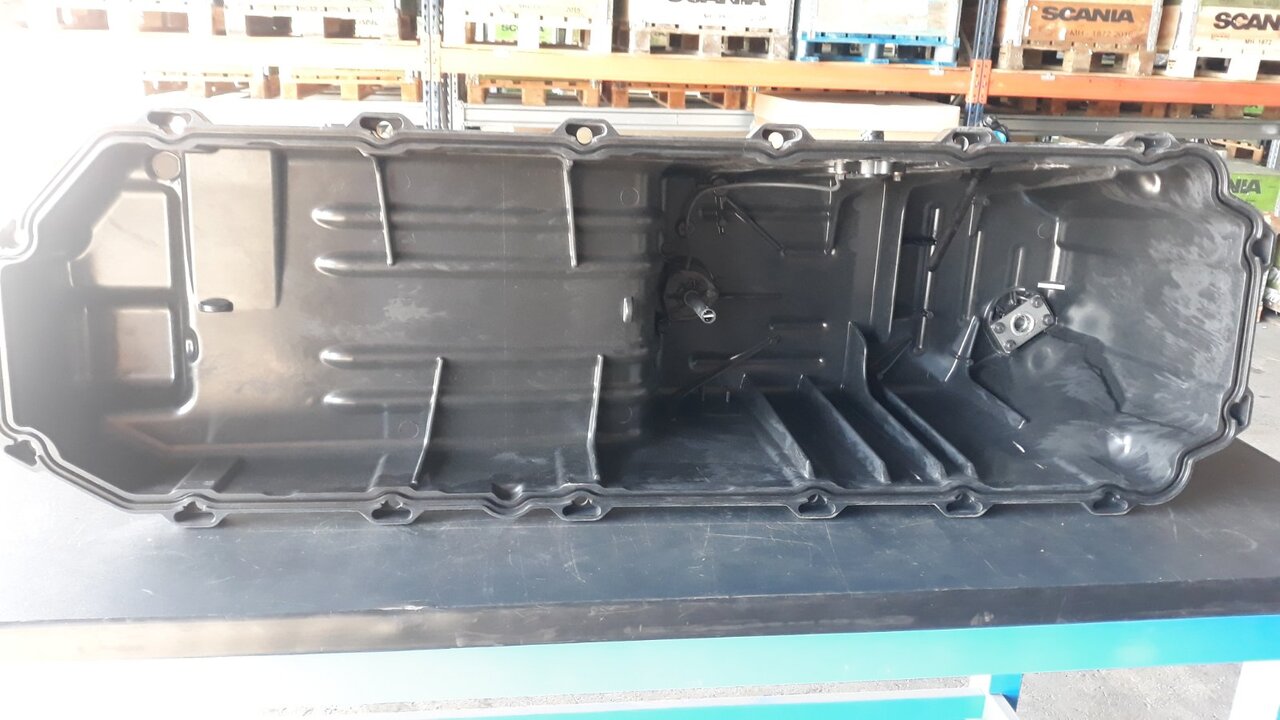 VOLVO OIL PAN 23424389 - Öljypohja - Kuorma-auto: kuva VOLVO OIL PAN 23424389 - Öljypohja - Kuorma-auto VOLVO OIL PAN 23424389 - Öljypohja - Kuorma-auto: kuva VOLVO OIL PAN 23424389 - Öljypohja - Kuorma-auto