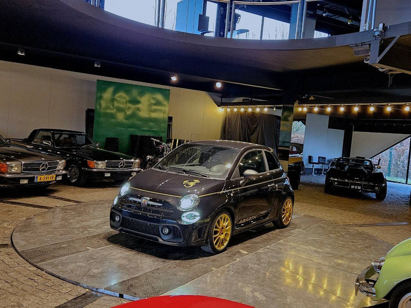Abarth 595 Scorpioneoro - Sedan: kuva Abarth 595 Scorpioneoro - Sedan Abarth 595 Scorpioneoro - Sedan: kuva Abarth 595 Scorpioneoro - Sedan
