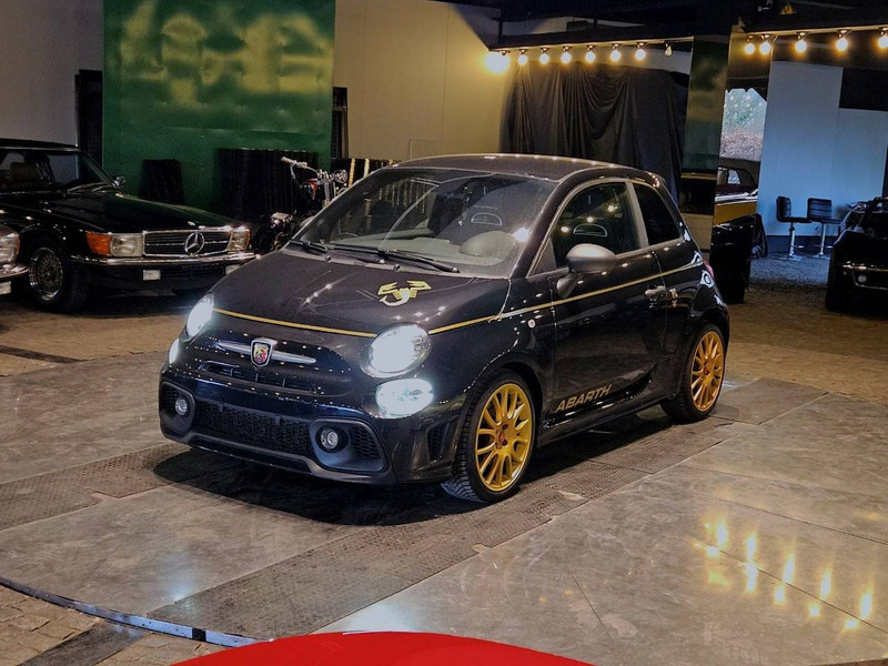 Abarth 595 Scorpioneoro - Sedan: kuva Abarth 595 Scorpioneoro - Sedan Abarth 595 Scorpioneoro - Sedan: kuva Abarth 595 Scorpioneoro - Sedan