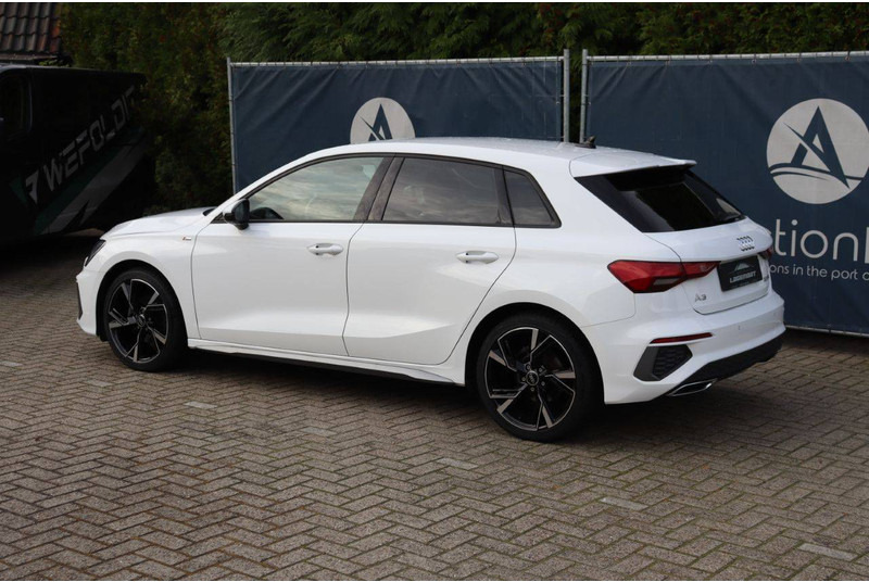 Audi A3 Sportback - Sedan: kuva Audi A3 Sportback - Sedan Audi A3 Sportback - Sedan: kuva Audi A3 Sportback - Sedan
