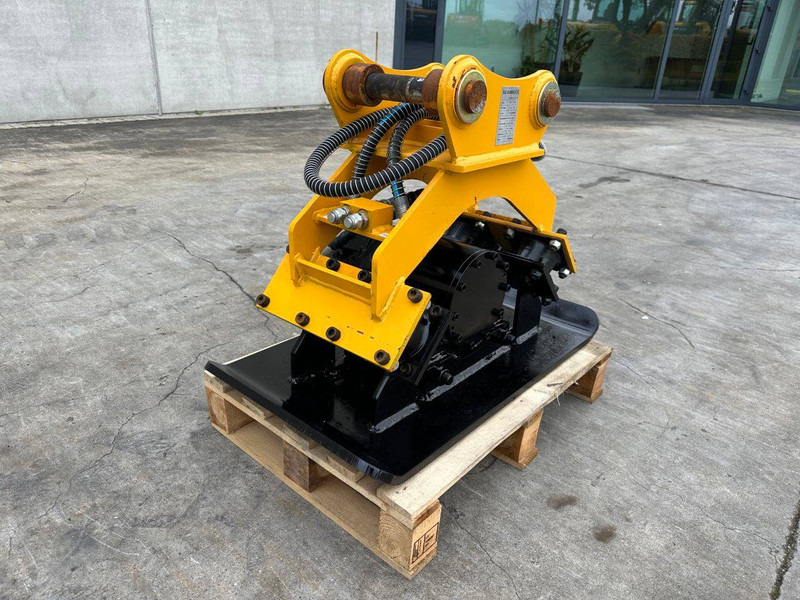 BLK BLK/04 - Tärylevy: kuva BLK BLK/04 - Tärylevy BLK BLK/04 - Tärylevy: kuva BLK BLK/04 - Tärylevy