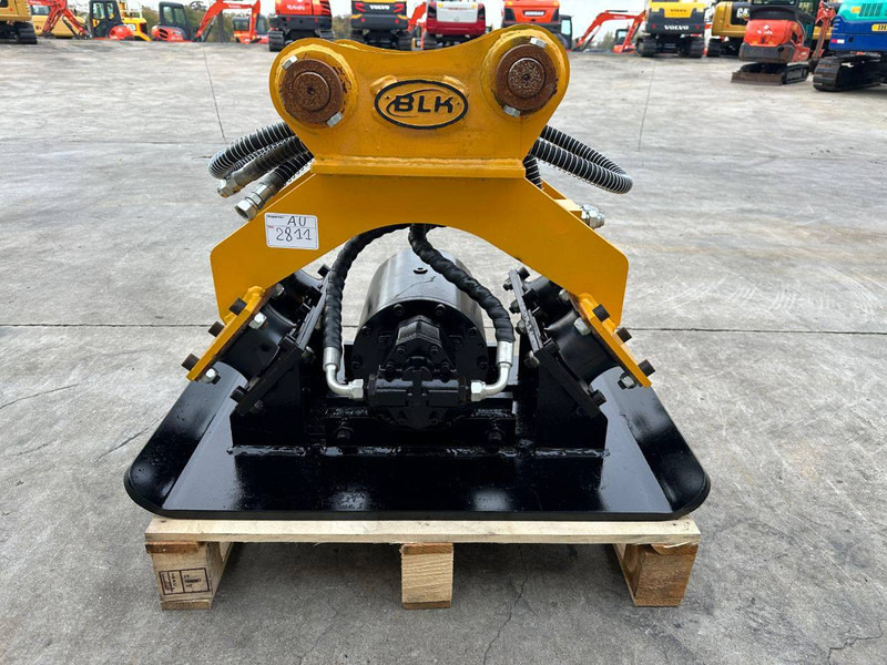 BLK BLK/04 - Tärylevy: kuva BLK BLK/04 - Tärylevy BLK BLK/04 - Tärylevy: kuva BLK BLK/04 - Tärylevy