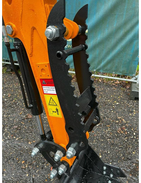 Uusi Minikuormaaja Beartrac HT10: kuva Uusi Minikuormaaja Beartrac HT10 Uusi Minikuormaaja Beartrac HT10: kuva Uusi Minikuormaaja Beartrac HT10