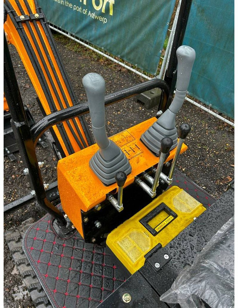 Uusi Minikuormaaja Beartrac HT10: kuva Uusi Minikuormaaja Beartrac HT10 Uusi Minikuormaaja Beartrac HT10: kuva Uusi Minikuormaaja Beartrac HT10