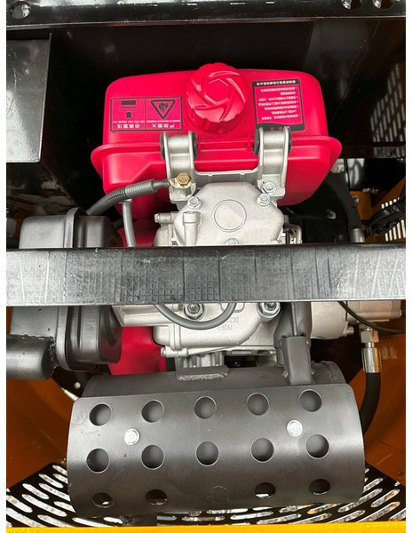 Uusi Minikuormaaja Beartrac HT10: kuva Uusi Minikuormaaja Beartrac HT10 Uusi Minikuormaaja Beartrac HT10: kuva Uusi Minikuormaaja Beartrac HT10