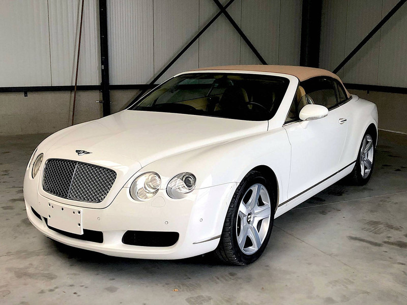 Bentley Continental GTC - Henkilöauto: kuva Bentley Continental GTC - Henkilöauto Bentley Continental GTC - Henkilöauto: kuva Bentley Continental GTC - Henkilöauto