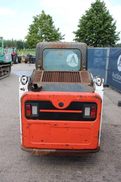 Bobcat S450 - Pyöräkuormaaja: kuva Bobcat S450 - Pyöräkuormaaja Bobcat S450 - Pyöräkuormaaja: kuva Bobcat S450 - Pyöräkuormaaja