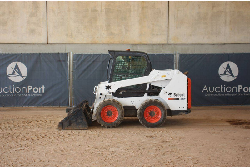Bobcat S550 - Pyöräkuormaaja: kuva Bobcat S550 - Pyöräkuormaaja Bobcat S550 - Pyöräkuormaaja: kuva Bobcat S550 - Pyöräkuormaaja