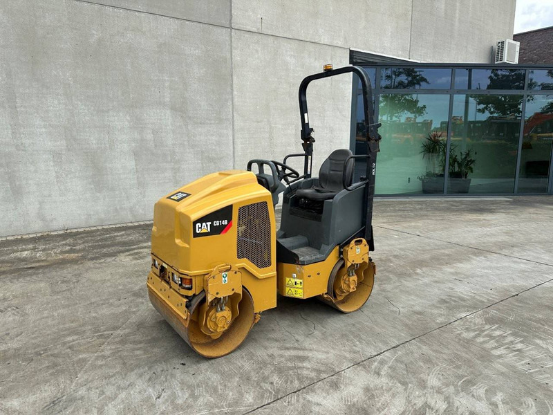 Caterpillar CB14B - Jyrä: kuva Caterpillar CB14B - Jyrä Caterpillar CB14B - Jyrä: kuva Caterpillar CB14B - Jyrä