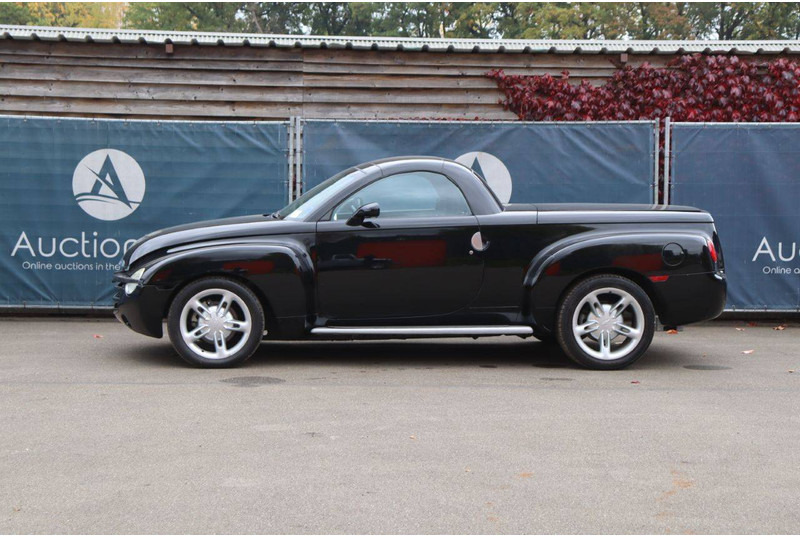 Chevrolet SSR - Henkilöauto: kuva Chevrolet SSR - Henkilöauto Chevrolet SSR - Henkilöauto: kuva Chevrolet SSR - Henkilöauto