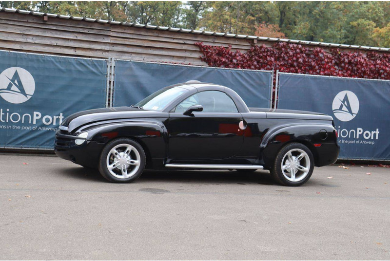 Chevrolet SSR - Henkilöauto: kuva Chevrolet SSR - Henkilöauto Chevrolet SSR - Henkilöauto: kuva Chevrolet SSR - Henkilöauto