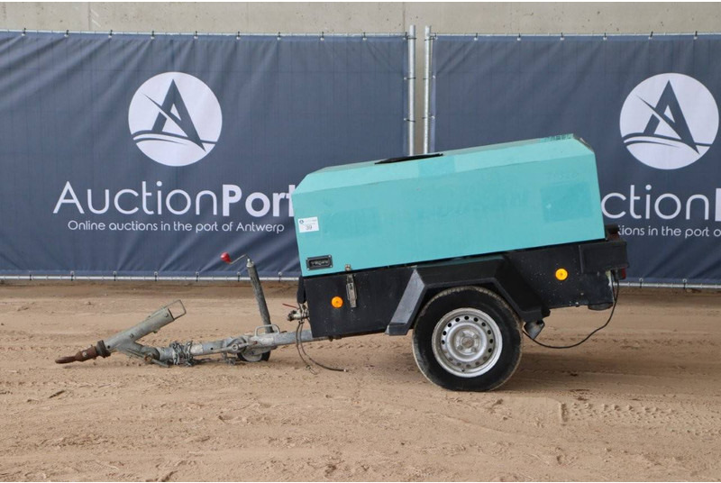 Doosan 7/31E - Ilmakompressori: kuva Doosan 7/31E - Ilmakompressori Doosan 7/31E - Ilmakompressori: kuva Doosan 7/31E - Ilmakompressori