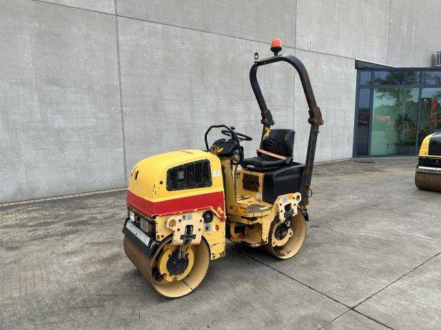 Dynapac CC800 - Jyrä: kuva Dynapac CC800 - Jyrä Dynapac CC800 - Jyrä: kuva Dynapac CC800 - Jyrä