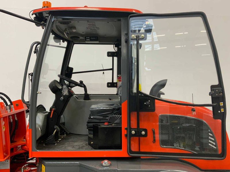 Uusi Pyöräkuormaaja Everun ER12: kuva Uusi Pyöräkuormaaja Everun ER12