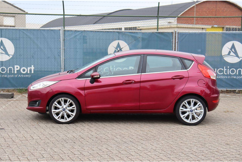 Ford Fiesta - Sedan: kuva Ford Fiesta - Sedan Ford Fiesta - Sedan: kuva Ford Fiesta - Sedan