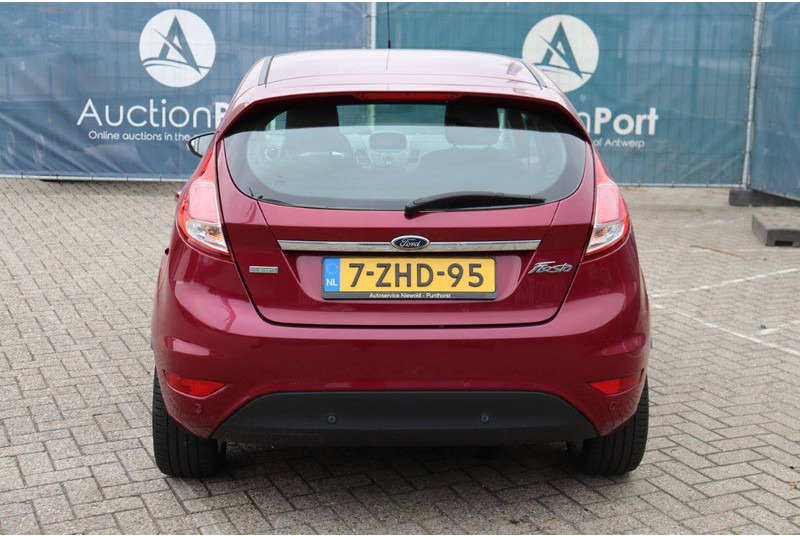 Ford Fiesta - Sedan: kuva Ford Fiesta - Sedan Ford Fiesta - Sedan: kuva Ford Fiesta - Sedan