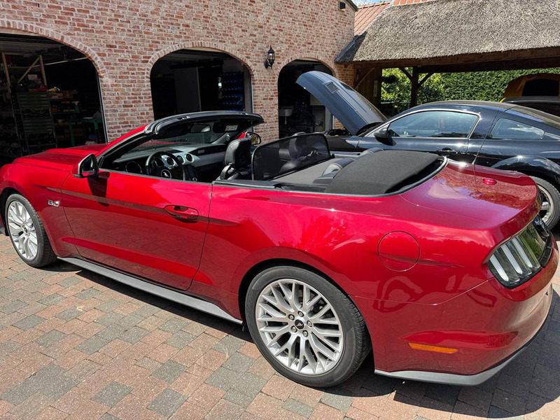 Ford Mustang GT Convertible - Sedan: kuva Ford Mustang GT Convertible - Sedan Ford Mustang GT Convertible - Sedan: kuva Ford Mustang GT Convertible - Sedan