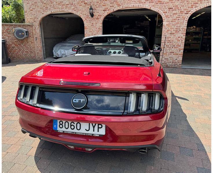 Ford Mustang GT Convertible - Sedan: kuva Ford Mustang GT Convertible - Sedan Ford Mustang GT Convertible - Sedan: kuva Ford Mustang GT Convertible - Sedan