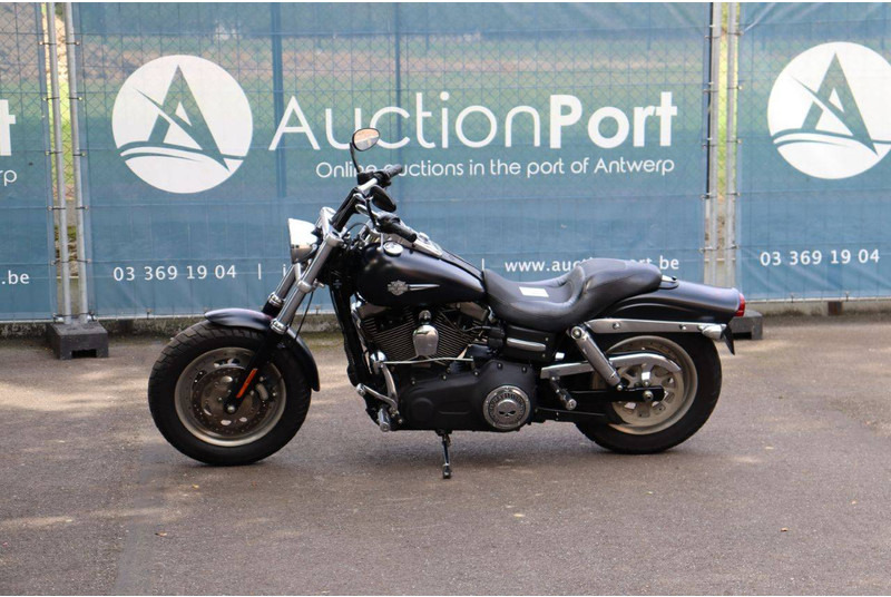 Harley-Davidson Dyna Fat Bob - Moottoripyörä: kuva Harley-Davidson Dyna Fat Bob - Moottoripyörä Harley-Davidson Dyna Fat Bob - Moottoripyörä: kuva Harley-Davidson Dyna Fat Bob - Moottoripyörä
