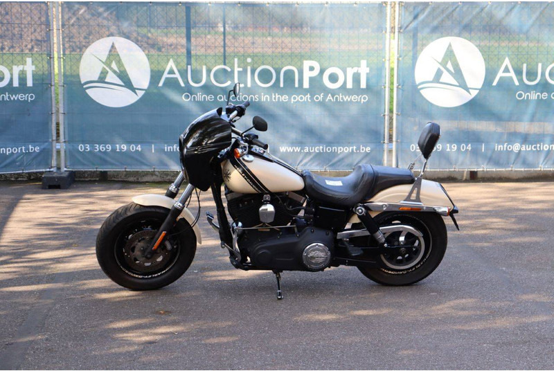 Harley-Davidson Dyna Fat Bob - Moottoripyörä: kuva Harley-Davidson Dyna Fat Bob - Moottoripyörä Harley-Davidson Dyna Fat Bob - Moottoripyörä: kuva Harley-Davidson Dyna Fat Bob - Moottoripyörä