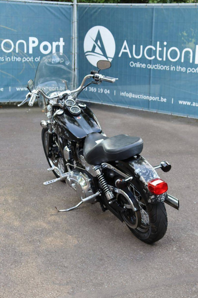 Harley-Davidson Dyna Low Rider - Moottoripyörä: kuva Harley-Davidson Dyna Low Rider - Moottoripyörä Harley-Davidson Dyna Low Rider - Moottoripyörä: kuva Harley-Davidson Dyna Low Rider - Moottoripyörä