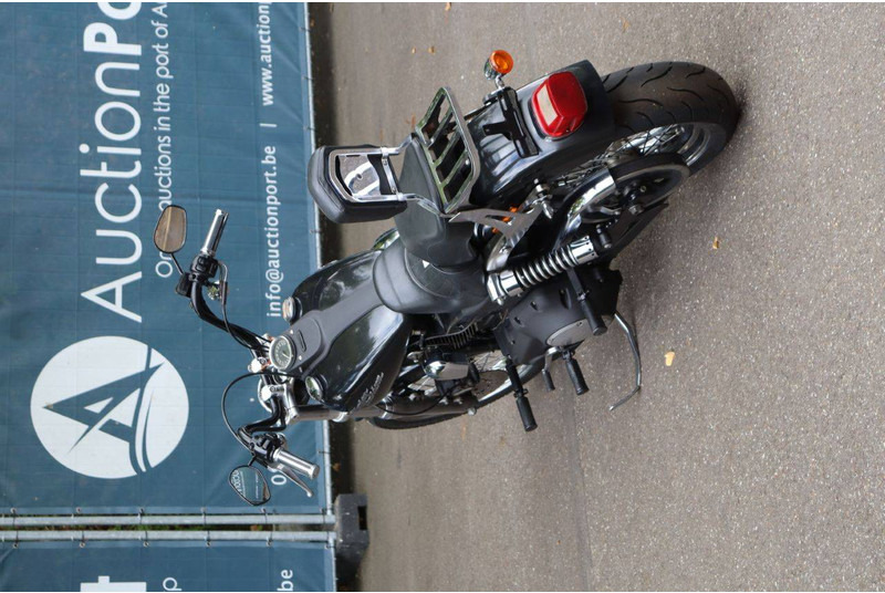 Harley-Davidson Dyna Street Bob - Moottoripyörä: kuva Harley-Davidson Dyna Street Bob - Moottoripyörä Harley-Davidson Dyna Street Bob - Moottoripyörä: kuva Harley-Davidson Dyna Street Bob - Moottoripyörä