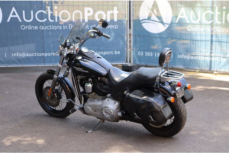 Harley-Davidson Dyna Street Bob - Moottoripyörä: kuva Harley-Davidson Dyna Street Bob - Moottoripyörä Harley-Davidson Dyna Street Bob - Moottoripyörä: kuva Harley-Davidson Dyna Street Bob - Moottoripyörä