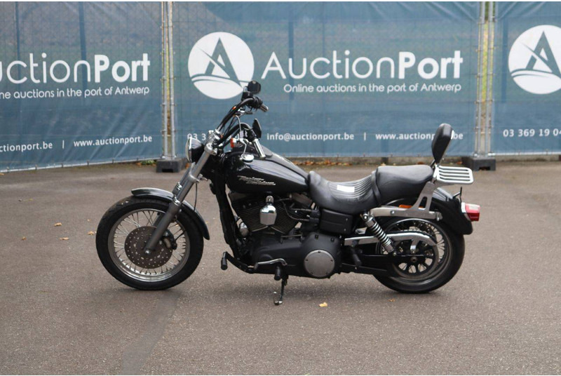 Harley-Davidson Dyna Street Bob - Moottoripyörä: kuva Harley-Davidson Dyna Street Bob - Moottoripyörä Harley-Davidson Dyna Street Bob - Moottoripyörä: kuva Harley-Davidson Dyna Street Bob - Moottoripyörä