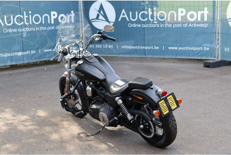 Harley-Davidson Dyna Street Bob - Moottoripyörä: kuva Harley-Davidson Dyna Street Bob - Moottoripyörä Harley-Davidson Dyna Street Bob - Moottoripyörä: kuva Harley-Davidson Dyna Street Bob - Moottoripyörä